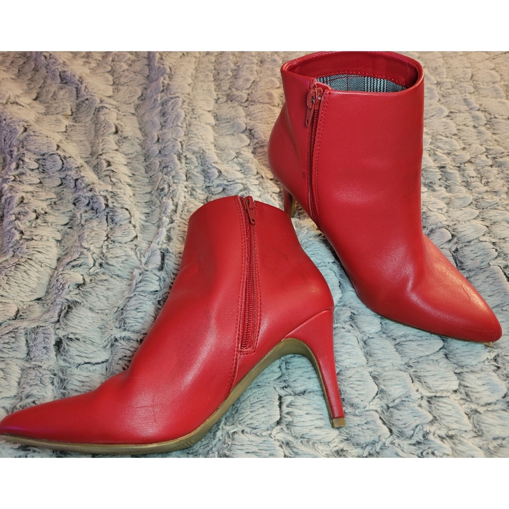 Women's Apt 9 Red Stiletto Ankle Boots, size 8